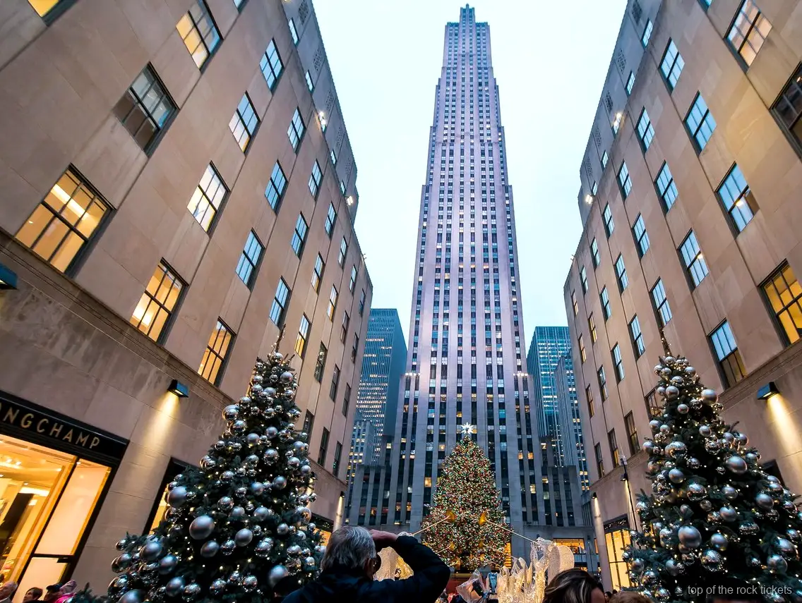 Sosta al Radio City Music Hall durante il tour del Rockefeller Center